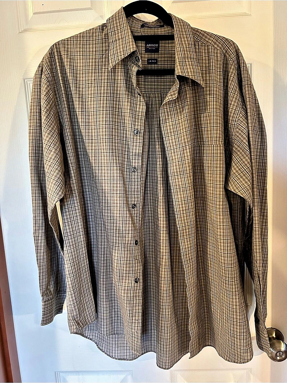 Arrow Plaid Cotton Button Down Size Large Like New
